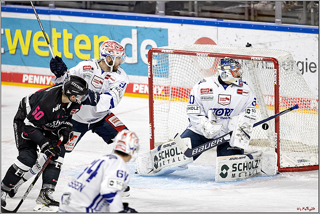PENNY DEL;  Koelner Haie - Schwenninger Wild Wings; Koeln, 08.10.2021